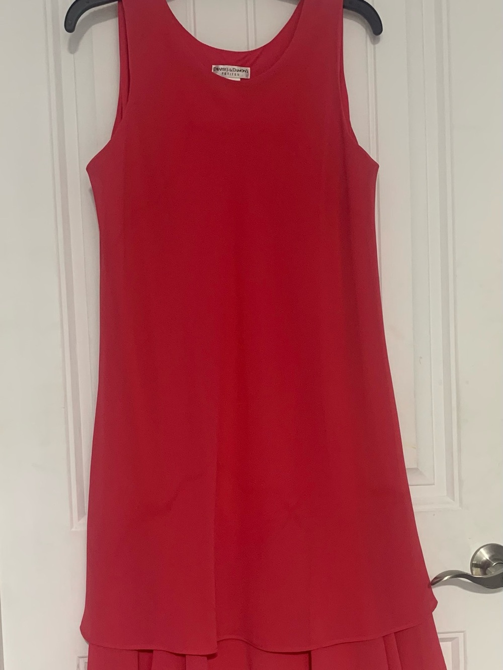 Drapers & Damon’s Dark Pink Sleeveless Tiered Midi Dress
